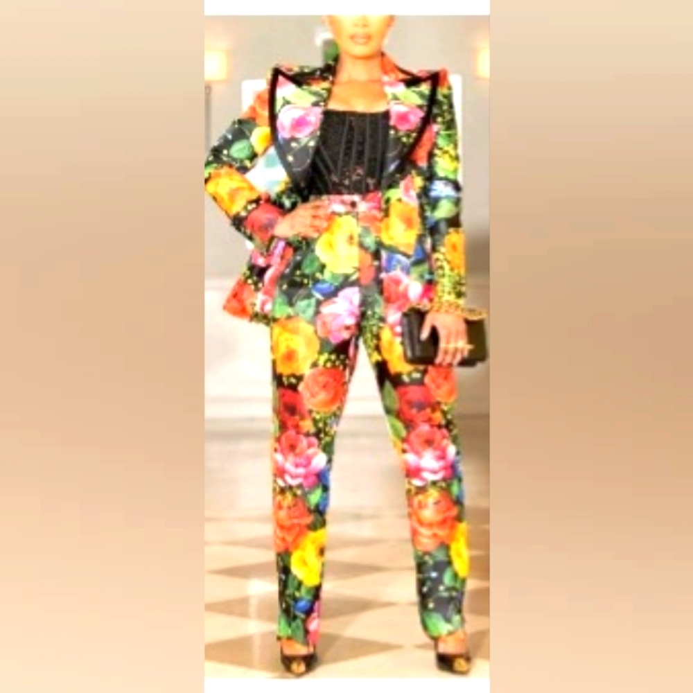 Floral pant suit
